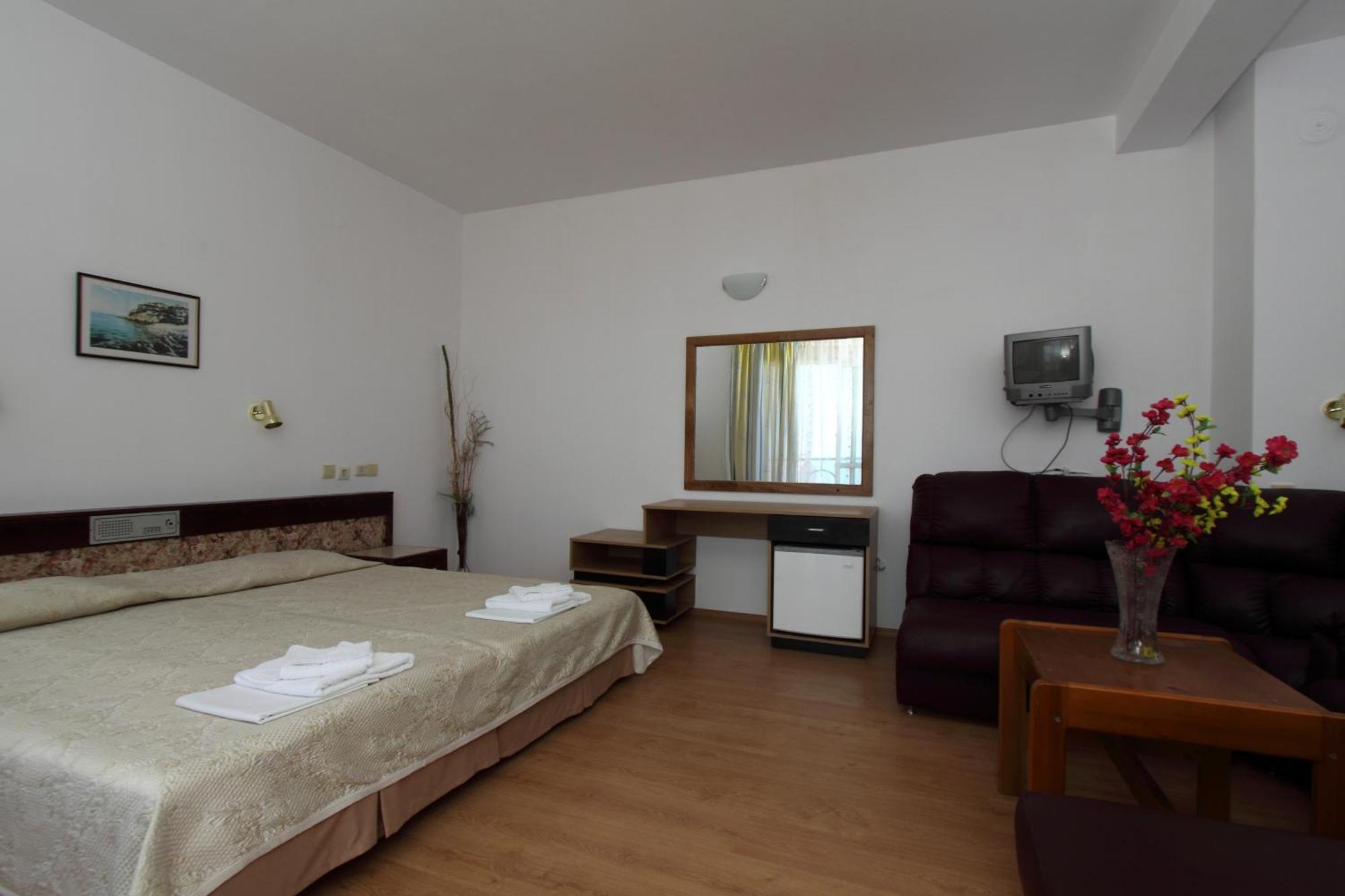 Family Hotel Verona Sozopol Exterior photo