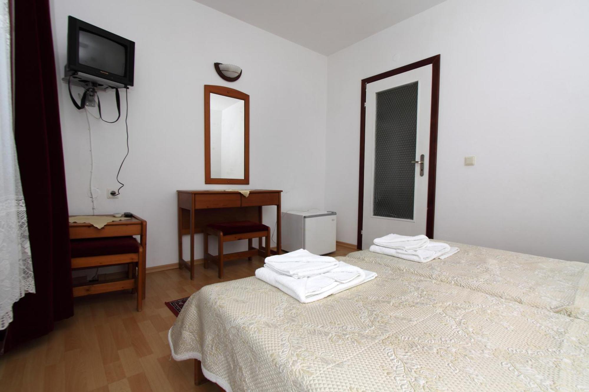 Family Hotel Verona Sozopol Exterior photo