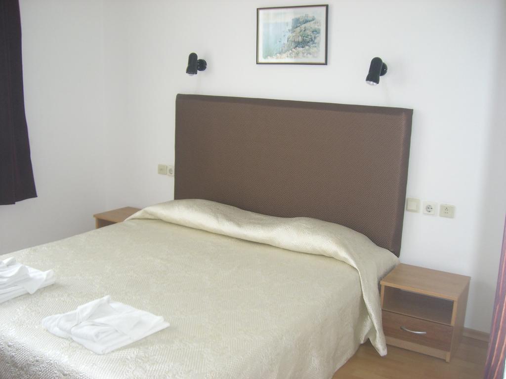Family Hotel Verona Sozopol Room photo